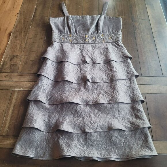 R&M Richards Tiered Ruffle Cocktail Dress With Embellished Bodice Brown Size 10 - Picture 3 of 6